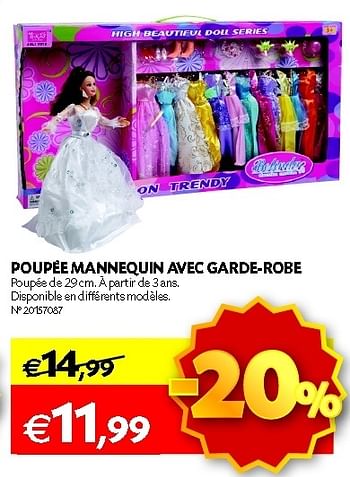 Promotions Poupée mannequin avec garde-robe - Produit maison - Fun - Valide de 30/10/2012 à 12/11/2012 chez Fun