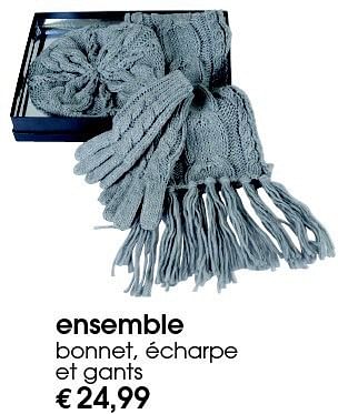 Promotions Ensemble bonnet, écharpe et gants - Produit maison - Bel&Bo - Valide de 03/11/2014 à 16/11/2014 chez Bel&Bo