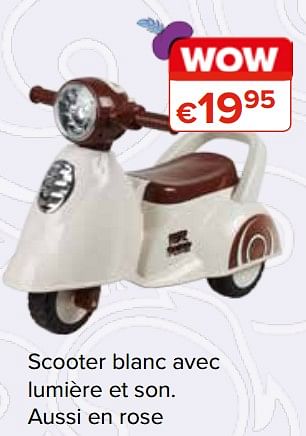 Promotions Scooter blanc avec lumière et son. aussi en rose - Smartrike - Valide de 27/10/2017 à 06/12/2017 chez Euro Shop