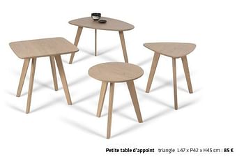 Promotions Petite table d`appoint triangle - Produit Maison - Euroshop - Valide de 20/03/2018 à 30/06/2018 chez Euro Shop