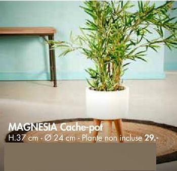 Promotions Magnesia cache-pot - Produit maison - Casa - Valide de 30/04/2018 à 27/05/2018 chez Casa