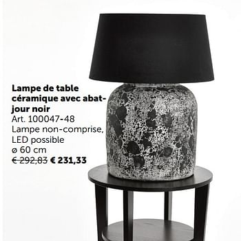 Promotions Lampe de table céramique avec abatjour noir - Produit maison - Zelfbouwmarkt - Valide de 06/11/2018 à 03/12/2018 chez Zelfbouwmarkt