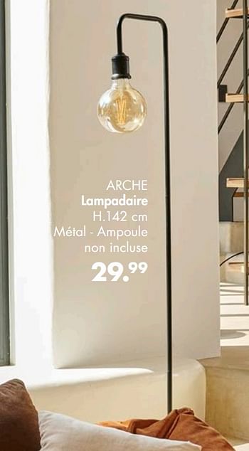 Promotions Arche lampadaire - Produit maison - Casa - Valide de 09/08/2021 à 12/09/2021 chez Casa