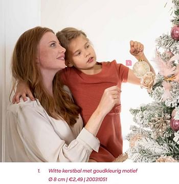 Promoties Witte kerstbal met goudkleurig motief - Huismerk - Ava - Geldig van 11/10/2021 tot 31/12/2021 bij Ava