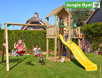 Promotions Jungle Gym Mansion + glijbaan geel en 2-swing + gratis staroscoop t.w.v. € 18,95 - Gym Form - Valide de 25/02/2021 à 10/03/2021 chez Makro