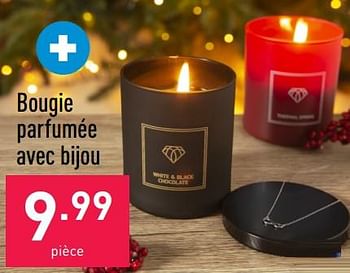 Promotions Bougie parfumée avec bijou - Produit maison - Aldi - Valide de 14/12/2022 à 23/12/2022 chez Aldi
