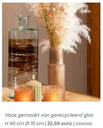 Promotions Vaas gemaakt van gerecycleerd glas - Produit Maison - Ava - Valide de 29/01/2024 à 31/07/2024 chez Ava