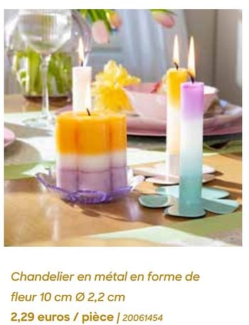 Promotions Chandelier en métal en forme de fleur - Produit Maison - Ava - Valide de 29/01/2024 à 31/07/2024 chez Ava