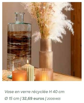 Promotions Vase en verre récyclée - Produit Maison - Ava - Valide de 29/01/2024 à 31/07/2024 chez Ava