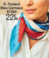 Promotions Foulard bleu carreaux - Produit Maison - Damart - Valide de 01/02/2024 à 30/06/2024 chez Damart