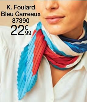 Promotions Foulard bleu carreaux - Produit Maison - Damart - Valide de 01/02/2024 à 30/06/2024 chez Damart