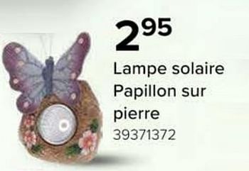 Promotions Lampe solaire papillon sur pierre - Produit Maison - Euroshop - Valide de 08/03/2024 à 14/04/2024 chez Euro Shop