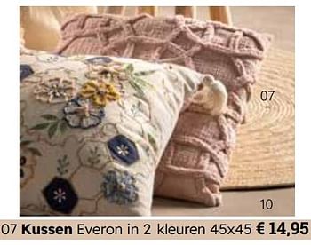 Promotions Kussen everon in 2 kleuren - Produit Maison - Europoint - Valide de 25/03/2024 à 12/05/2024 chez Europoint