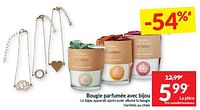 Promotions Bougie parfumée avec bijou - Produit maison - Intermarche - Valide de 07/05/2024 à 12/05/2024 chez Intermarche