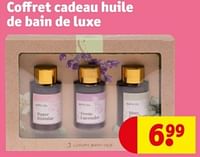 Promotions Coffret cadeau huile de bain de luxe - Produit maison - Kruidvat - Valide de 07/05/2024 à 12/05/2024 chez Kruidvat
