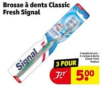 Promotions Brosse à dents classic fresh medium - Signal - Valide de 14/05/2024 à 26/05/2024 chez Kruidvat