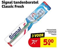 Promoties Tandenborstel classic fresh medium - Signal - Geldig van 14/05/2024 tot 26/05/2024 bij Kruidvat