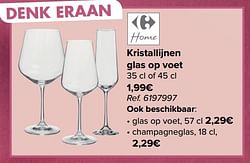 Kristallijnen glas op voet