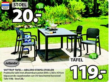 Aanbiedingen Vattrup tafel + abildro stapelstoelen - Jutlandia - Geldig van 13/04/2015 tot 19/04/2015 bij Jysk