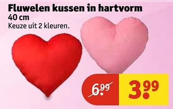 Aanbiedingen Fluwelen kussen in hartvorm - Huismerk - Kruidvat - Geldig van 25/04/2017 tot 07/05/2017 bij Kruidvat