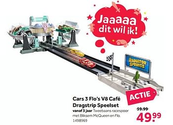 Aanbiedingen Cars 3 flo`s v8 café dragstrip speelset - Cars - Geldig van 30/10/2017 tot 12/11/2017 bij Intertoys