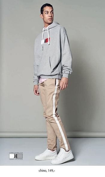 Aanbiedingen Chino - Tommy Hilfiger - Geldig van 13/03/2019 tot 30/06/2019 bij De Bijenkorf