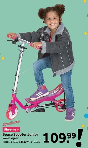 Aanbiedingen Space scooter junior Roze - SpaceScooter - Geldig van 29/03/2021 tot 30/04/2021 bij Intertoys