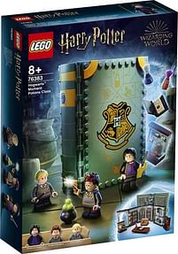 Aanbiedingen 76383 LEGO Harry Potter Zweinstein Moment - Toverd - Lego - Geldig van 26/12/2021 tot 31/01/2022 bij Toychamp